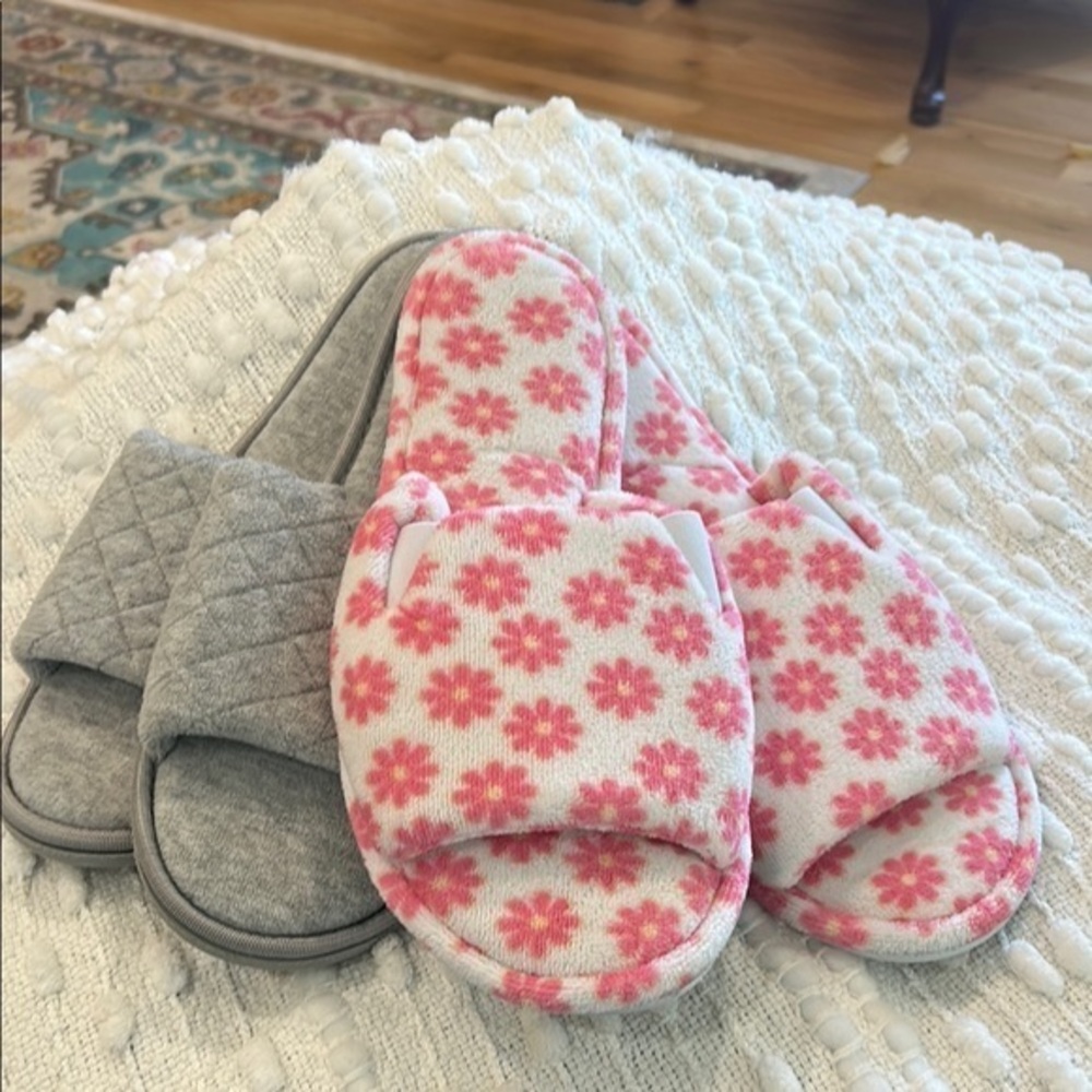 Dearfoams Pink Floral Women's Slippers plus Gray Secret Treasures size 11
